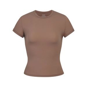 SKIMS/ Fits Everybody T-shirt / Never worn/ small in Umber